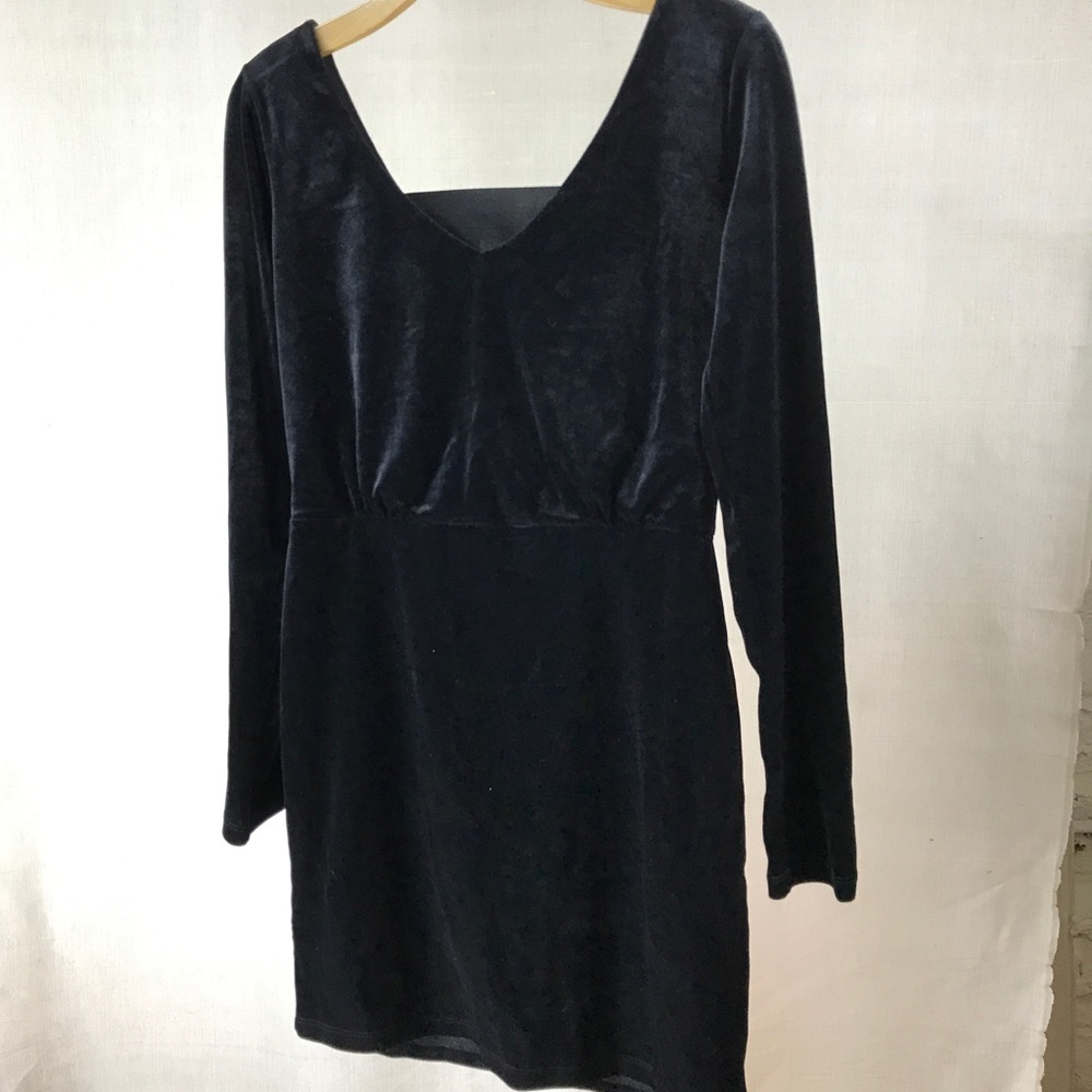 BCBG velvet party dress 🎱